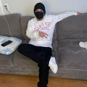 Meet your Posher, Elian